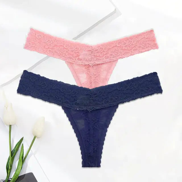 Chic Solid Color Lace Thongs