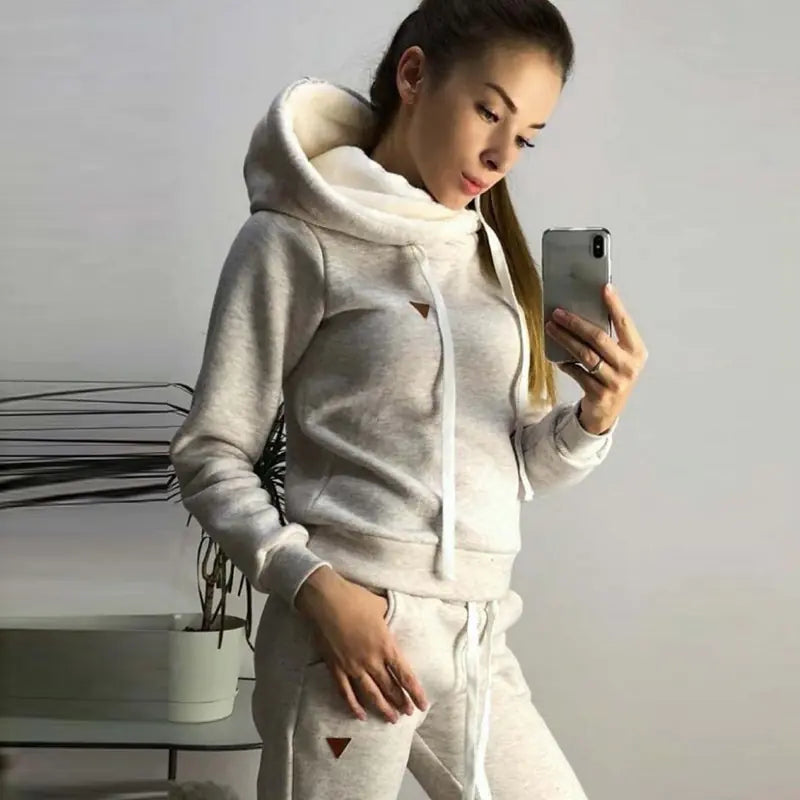 Fashionable Fleece Sports Set with Hoodie and Drawstring