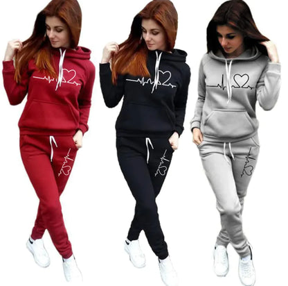 Love Print Fleece Sports Suit – Warm & Casual