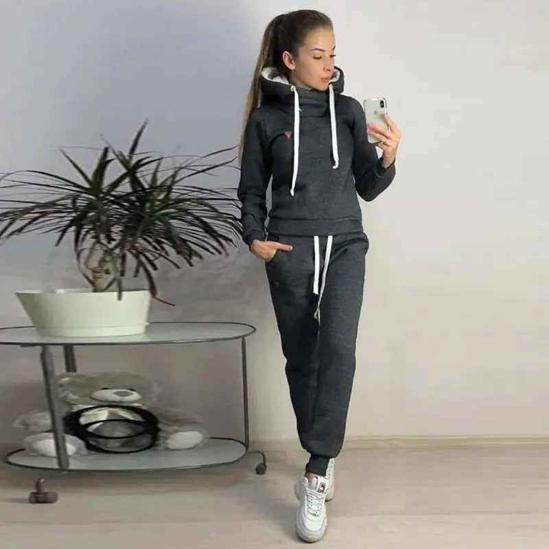 Fashionable Fleece Sports Set with Hoodie and Drawstring