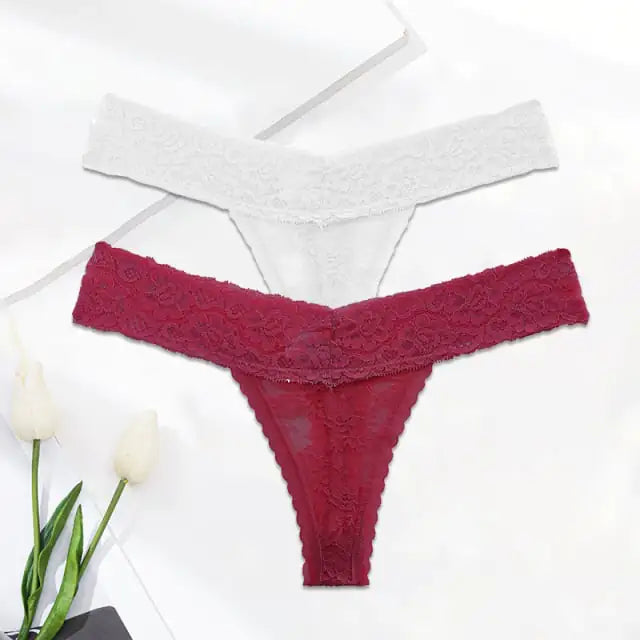 Chic Solid Color Lace Thongs